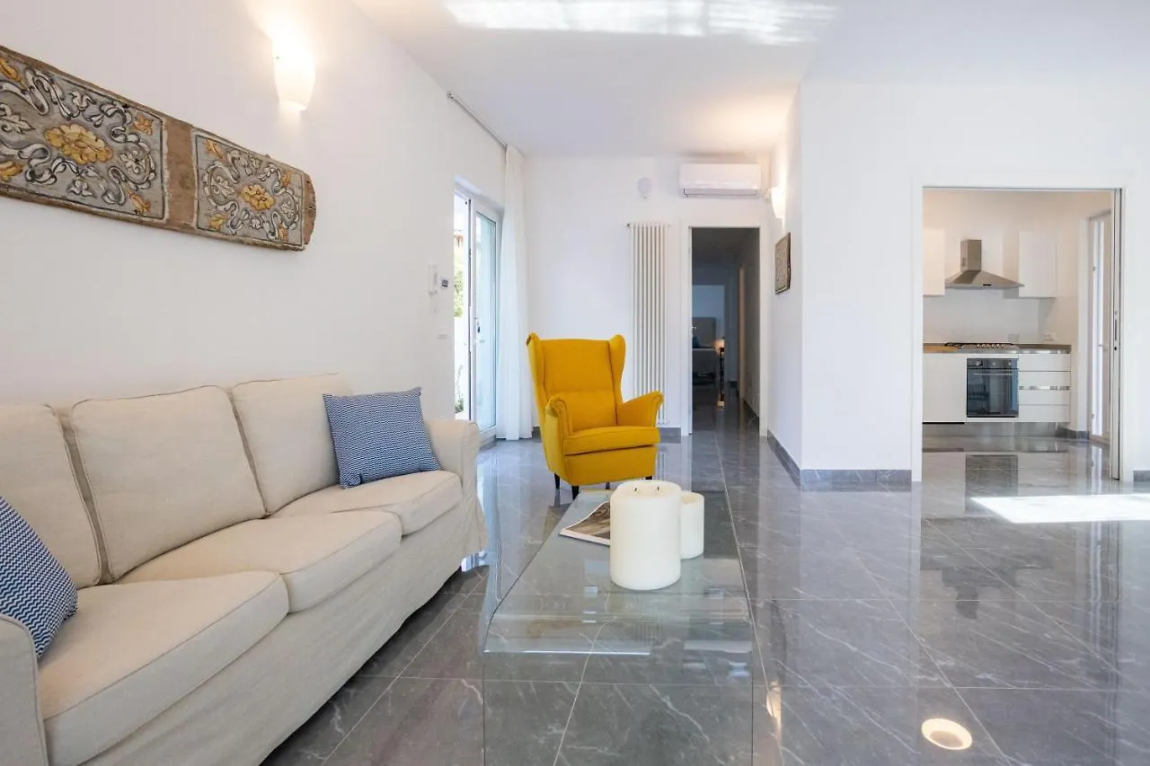Cube 67 - Villa Palermo Italy